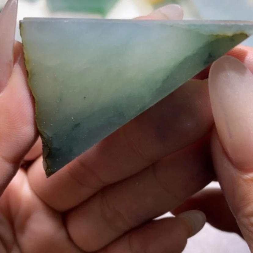 【闪购商品】翡翠挂件未镶嵌小**医