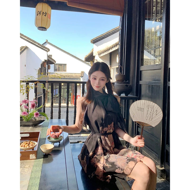 【花信之约】削肩挂脖绑带连衣裙优雅气质高级短裙