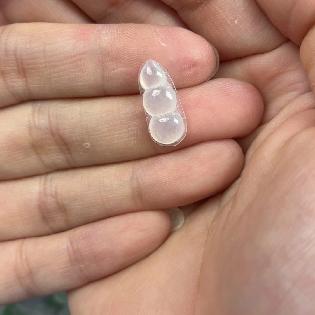 颈饰未镶嵌翡翠白冰福豆