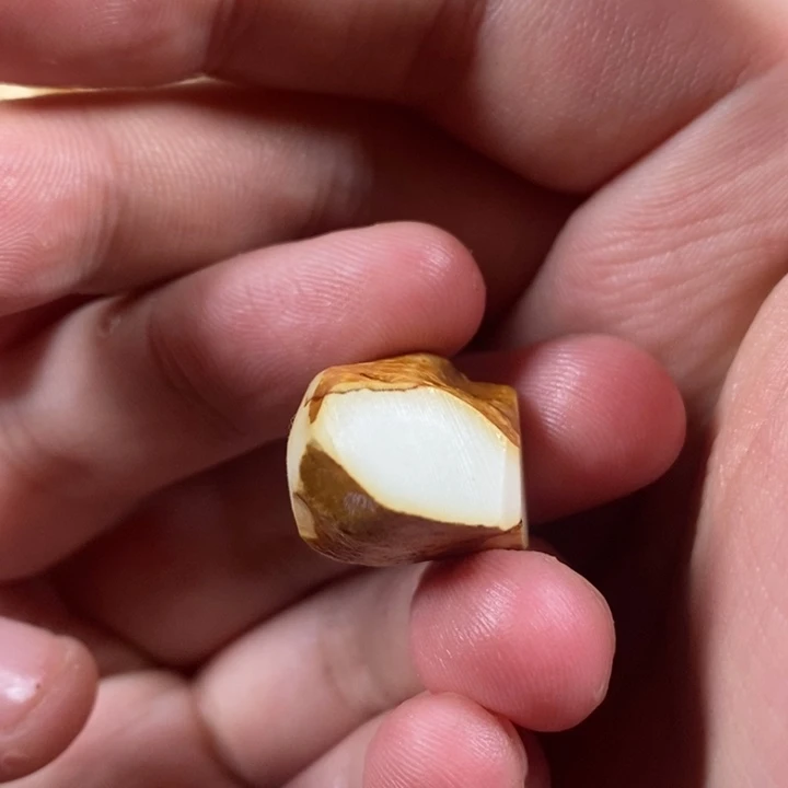 未镶嵌定制琥珀琥珀蜜蜡原石定制