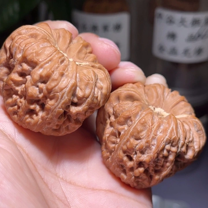 文玩核桃吊坠          42