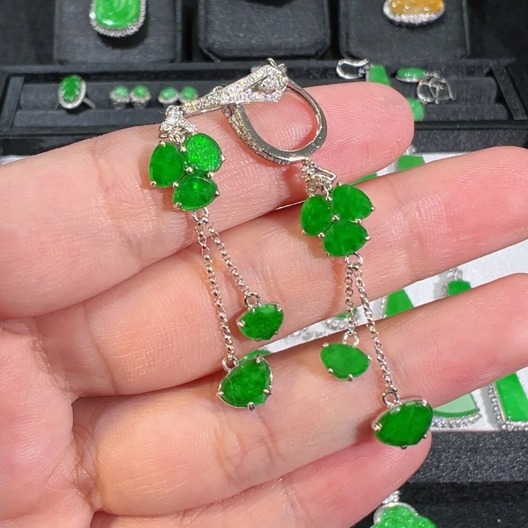 【闪购商品】翡翠吊坠(不含链)18K金镶嵌