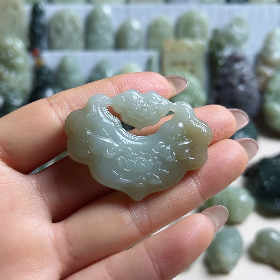 和田玉未镶嵌挂件