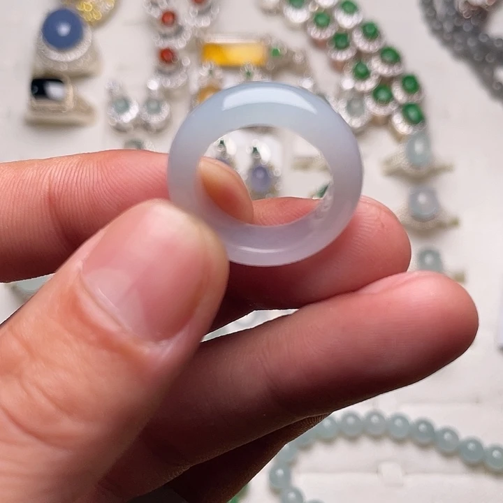 定制翡翠未镶嵌戒圈