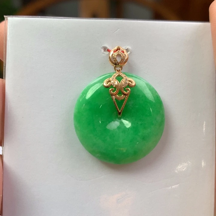 翡翠18K金镶嵌颈饰翡翠吊坠