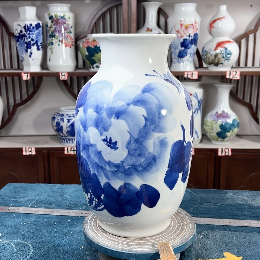 摆件景德镇陶瓷大冬青牡