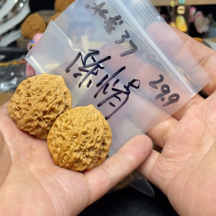 文玩核桃把件陈*水龙