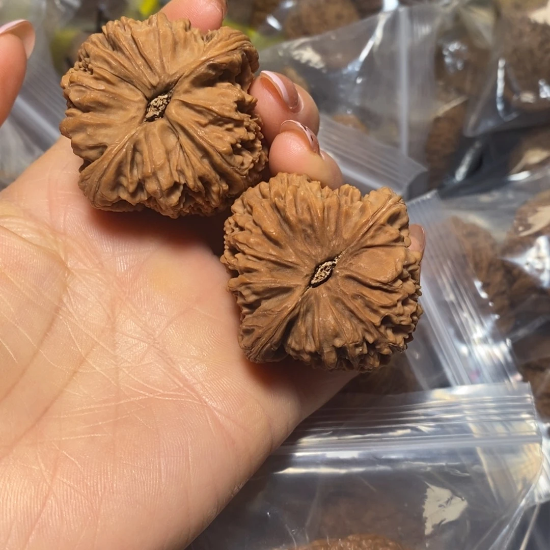 起***了核桃文玩核桃南疆有瑕疵016