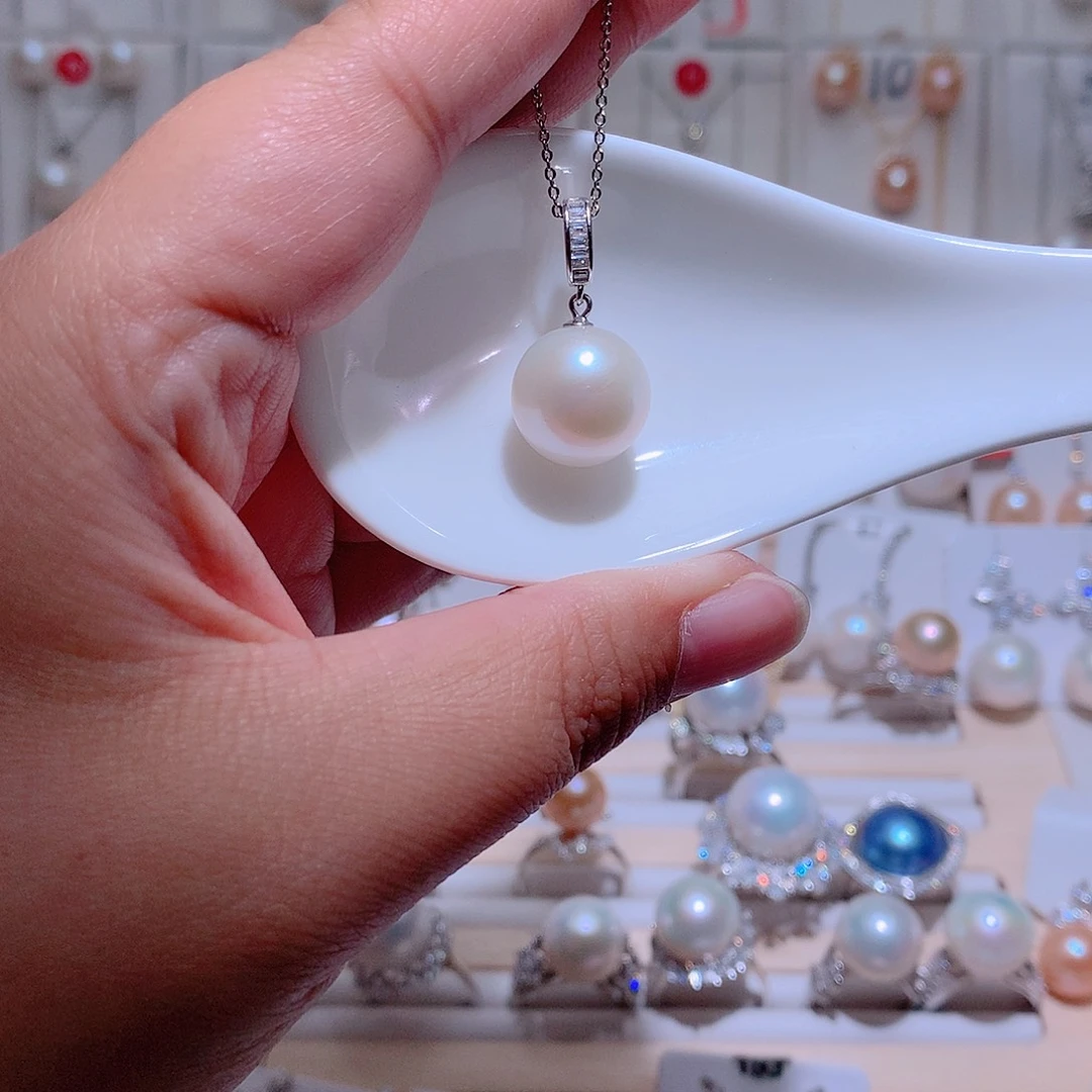 银S925镶嵌淡水珍珠吊坠(赠链)CC13.5mm