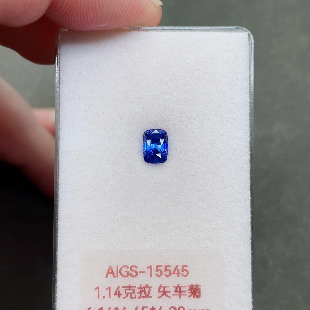 蓝宝石裸石未镶嵌画*1.14克拉矢车菊