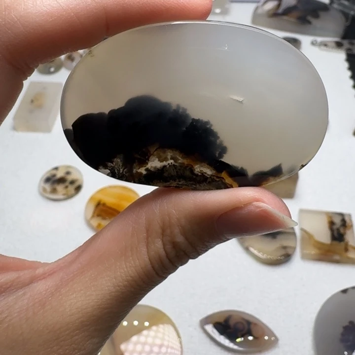 玛瑙/玉髓未镶嵌珠宝奇石