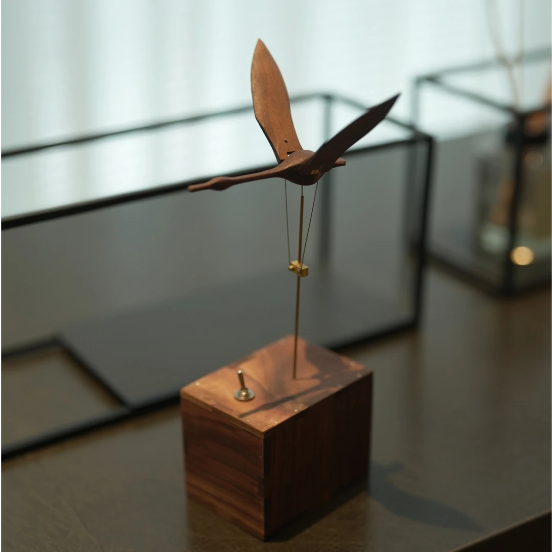 飞翔的黑胡桃天鹅 黑胡桃木八音盒乔迁入户桌面摆件治愈摆件礼物