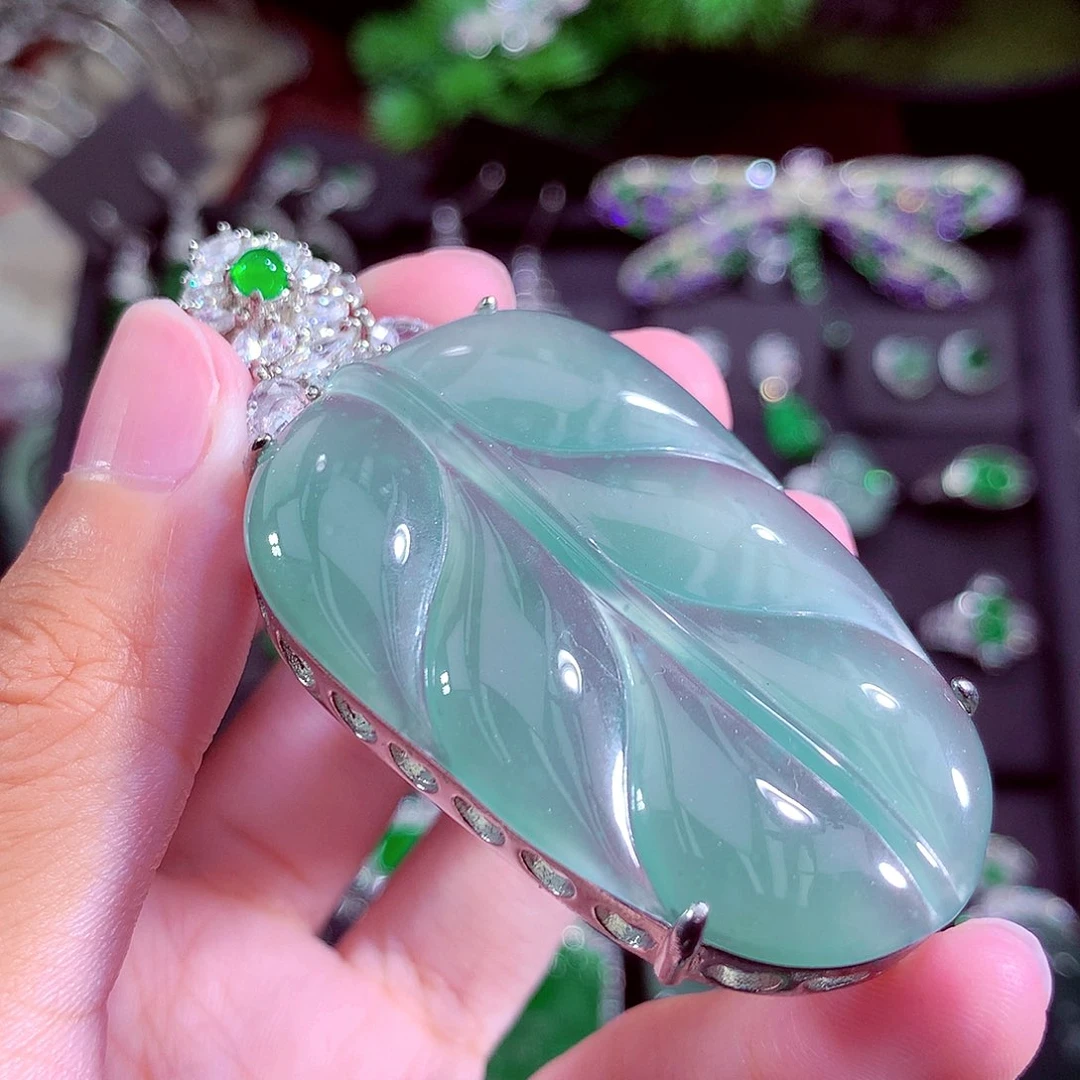 颈饰未镶嵌翡翠天然