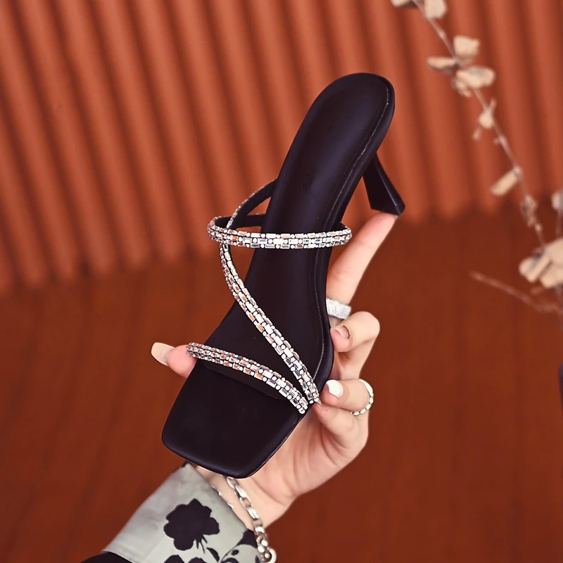 方头百搭凉拖鞋女夏季时尚外穿一字拖鞋2025年新款细跟优雅高跟鞋