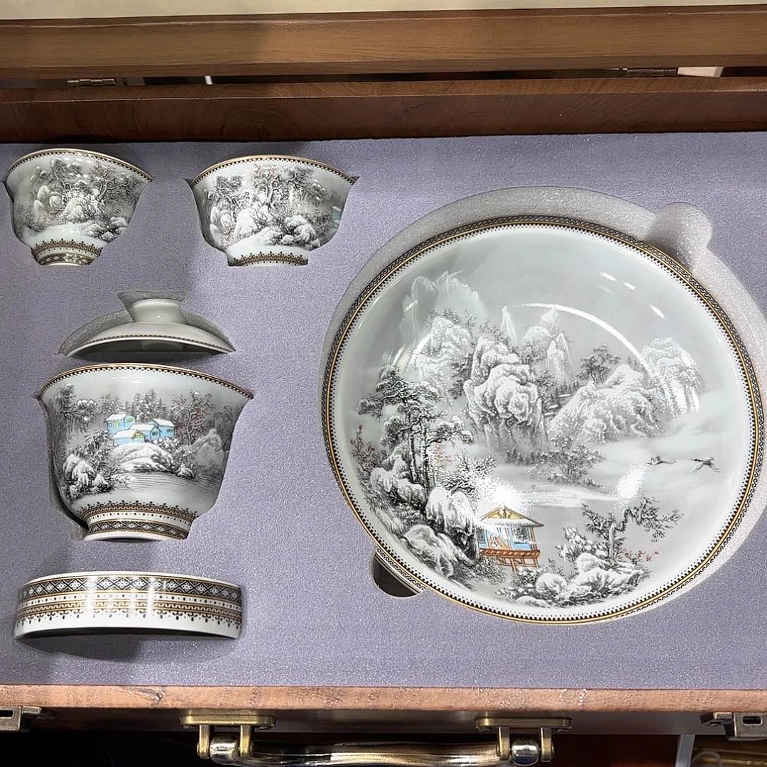 瓷片景德镇瓷器精品陈列