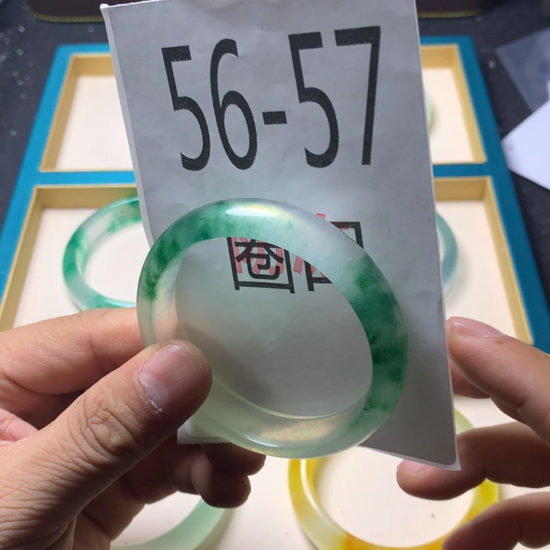 1石英岩玉手镯手镯