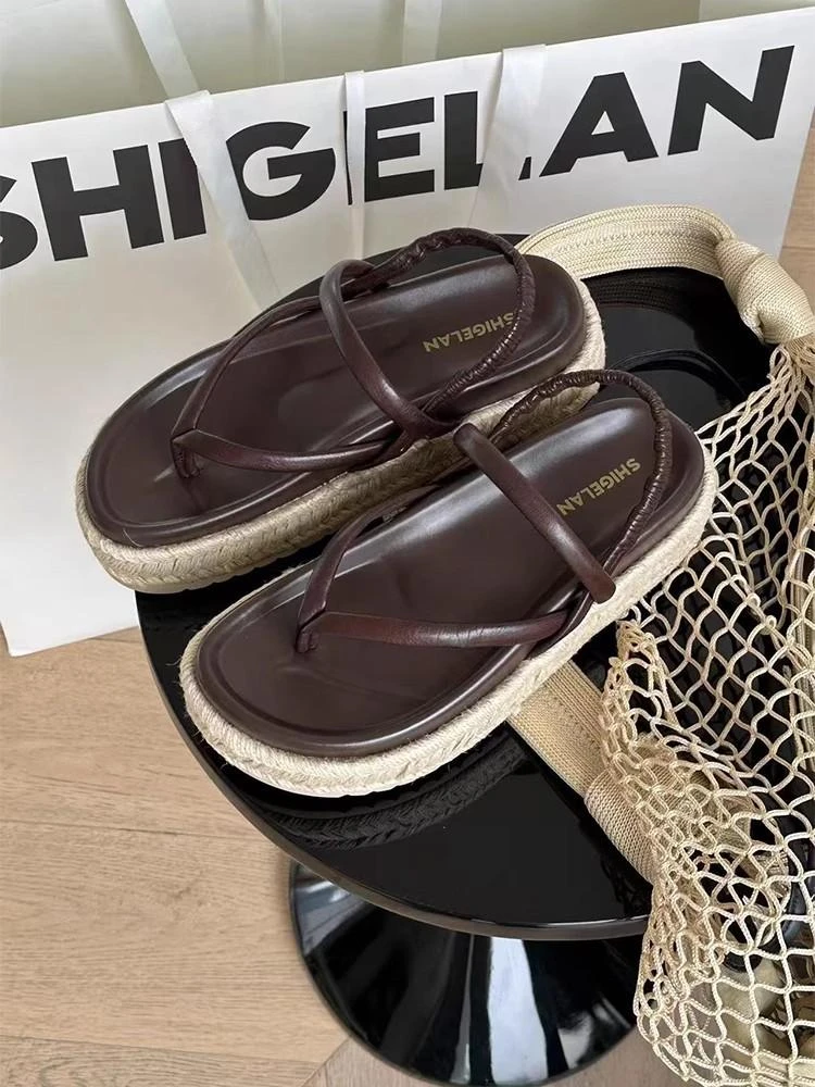 诗歌兰增高凉鞋女2025夏季新款真皮厚底夹趾百搭休闲沙滩鞋29-006