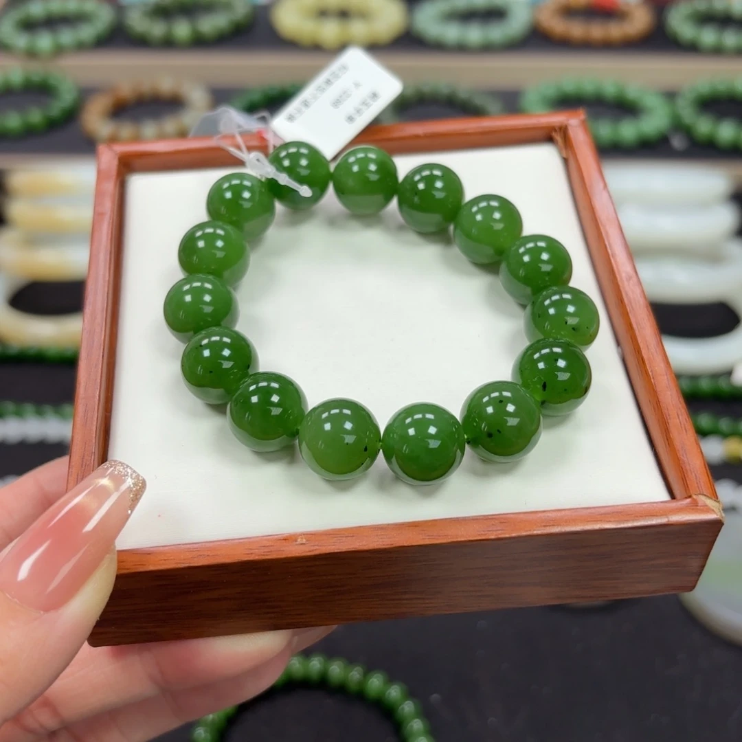 齐***齐和田玉未镶嵌手链