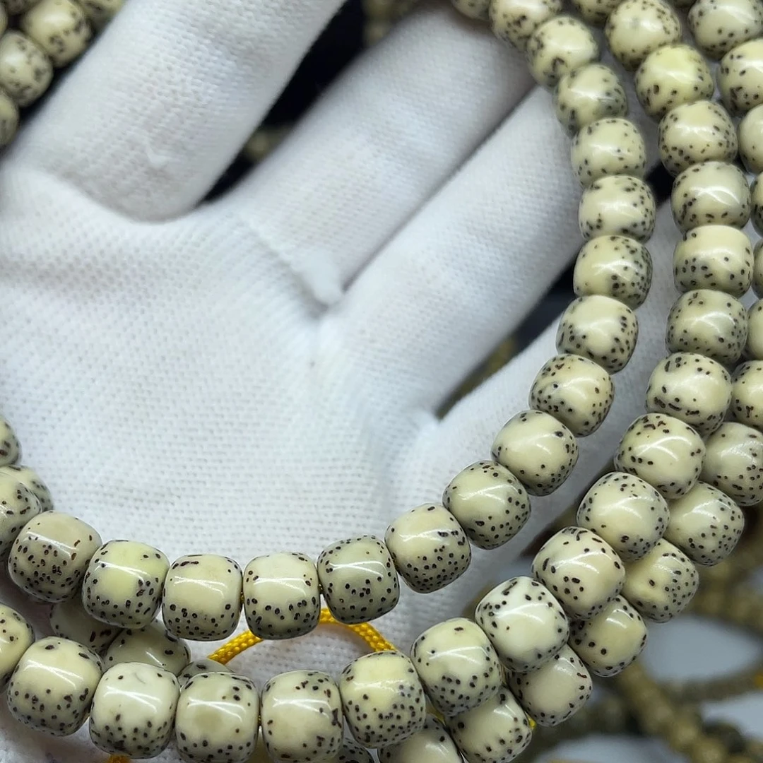 手串星月菩提8-7，河豚。