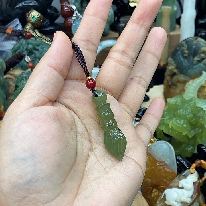 砀***雷岫玉未镶嵌吊坠挂件