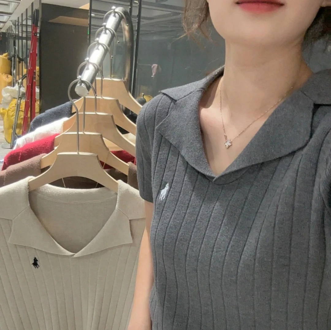 秋冬新款必备高品质软糯刺绣蝴蝶领针织衫