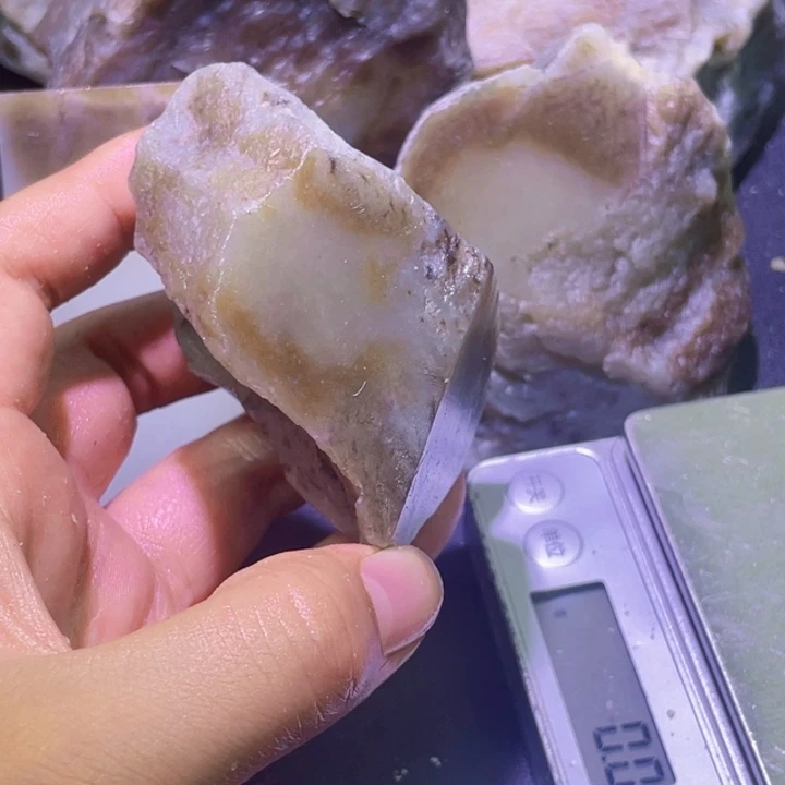 未镶嵌和田玉珠宝半成品