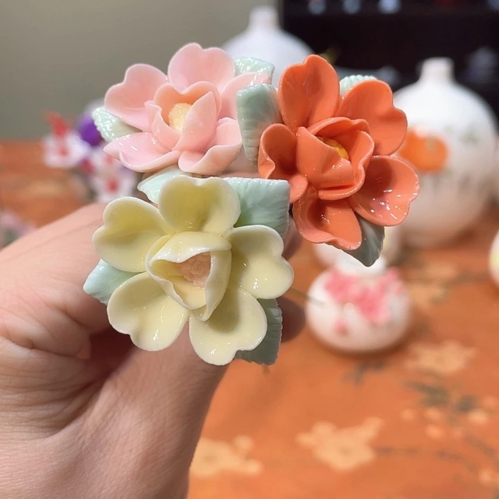 手工陶瓷精致摆件