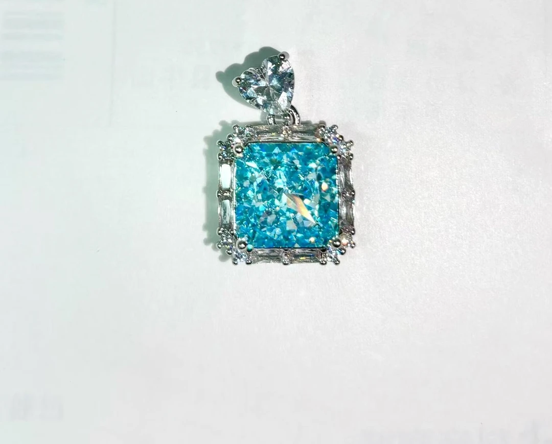 培育蓝宝石【宏泰小屋】精工培育海蓝宝石吊坠