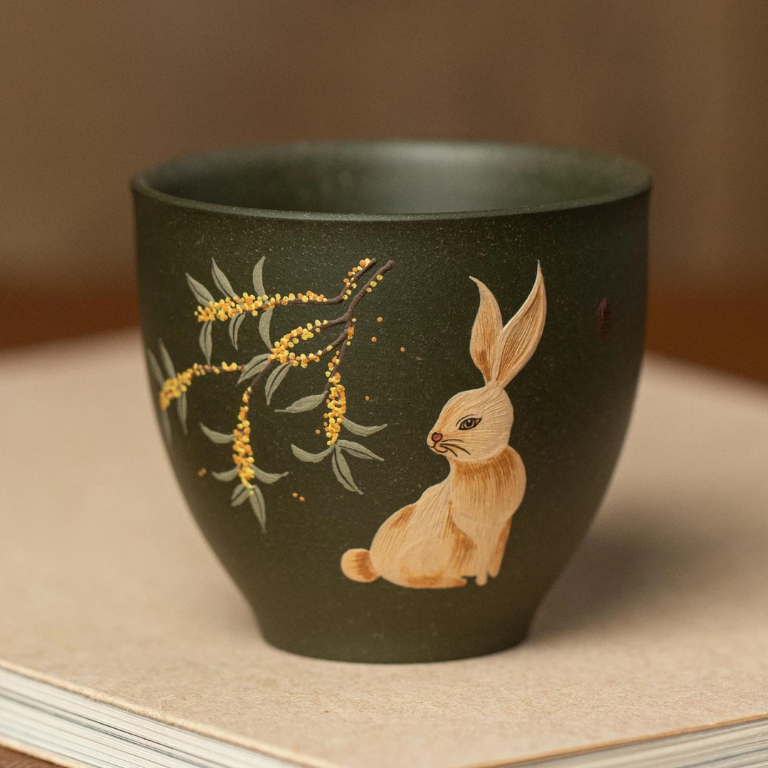 909原矿紫砂茶具端绿墨绿纯手工手绘堆绘贵兔主人杯FSY150cc左右