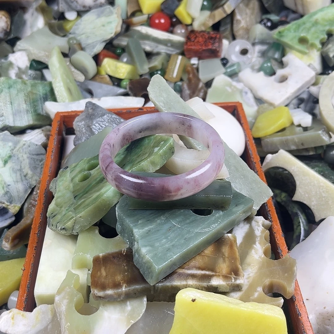 颈饰未镶嵌和田玉沉****卢