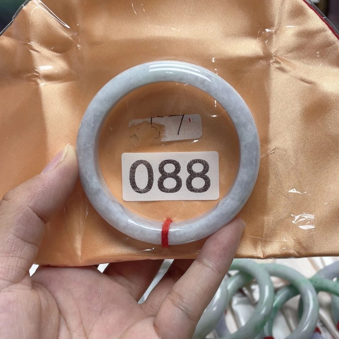 翡翠手镯未镶嵌088