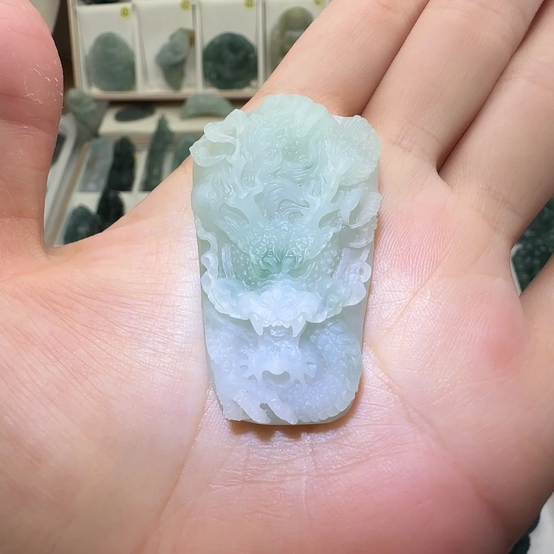 定制翡翠未镶嵌大威天龙翡翠定制