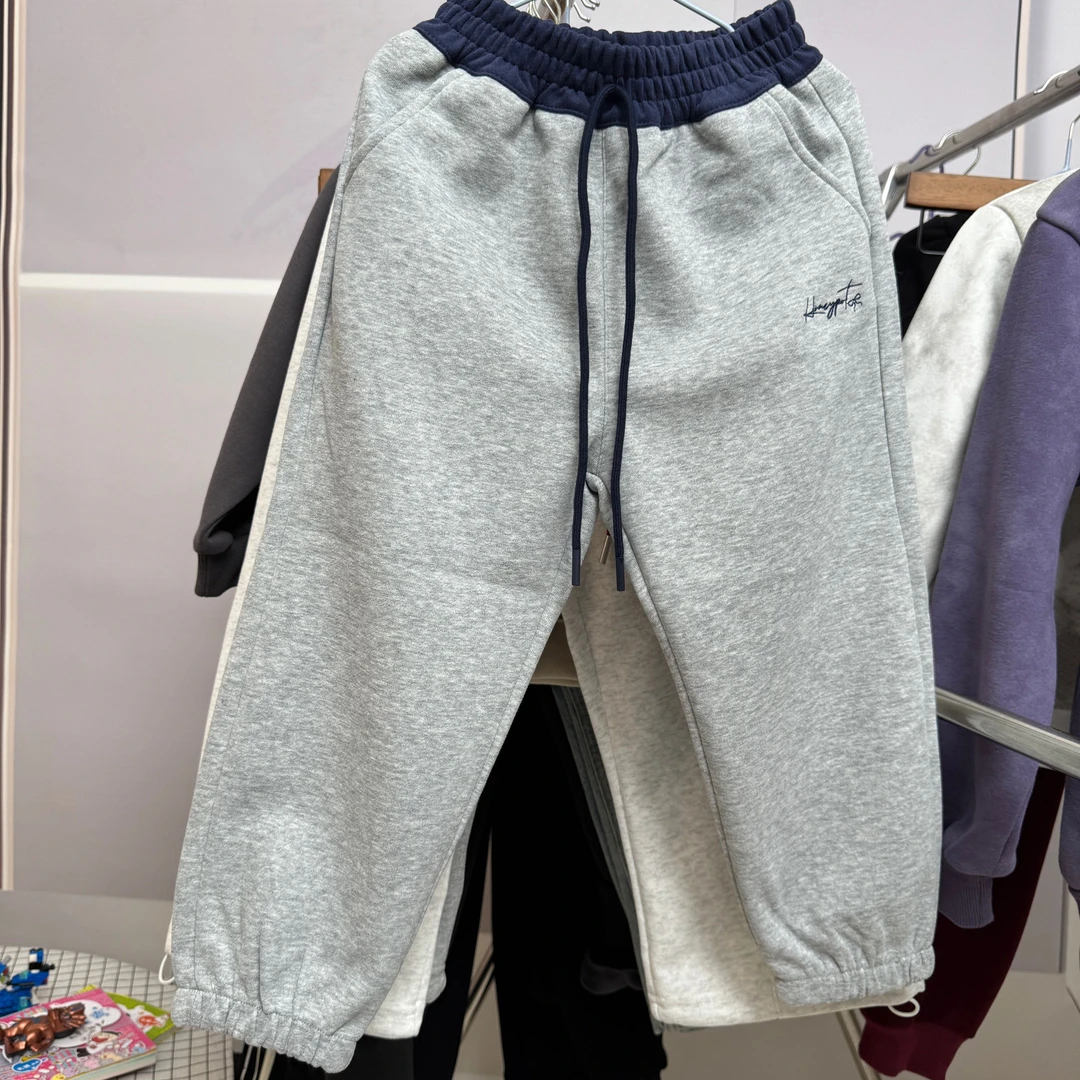 2025春季新款儿童卫裤休闲裤束脚简约柔软亲肤敏感皮肤不刺激针织