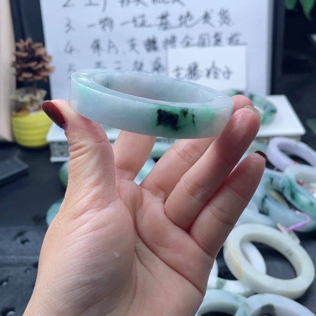 定制翡翠未镶嵌正圈手镯