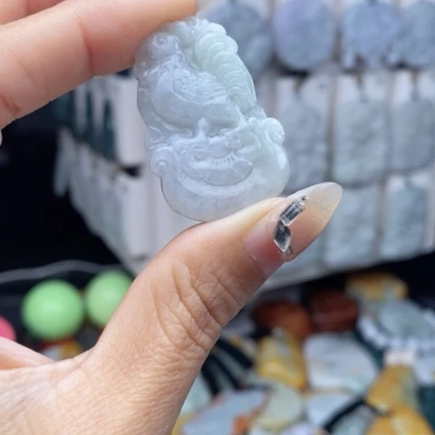 翡翠颈饰未镶嵌翡翠