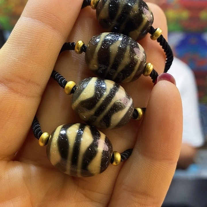 未镶嵌颈饰玛瑙/玉髓（覆膜）132多样性发其一