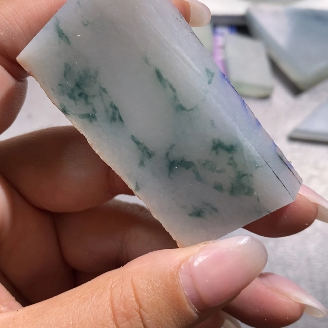 翡翠挂件未镶嵌齐****业