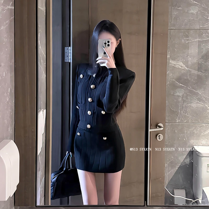 法式小香风金圆扣设计高级感针织上衣早秋黑色显瘦包臀短裙套装女
