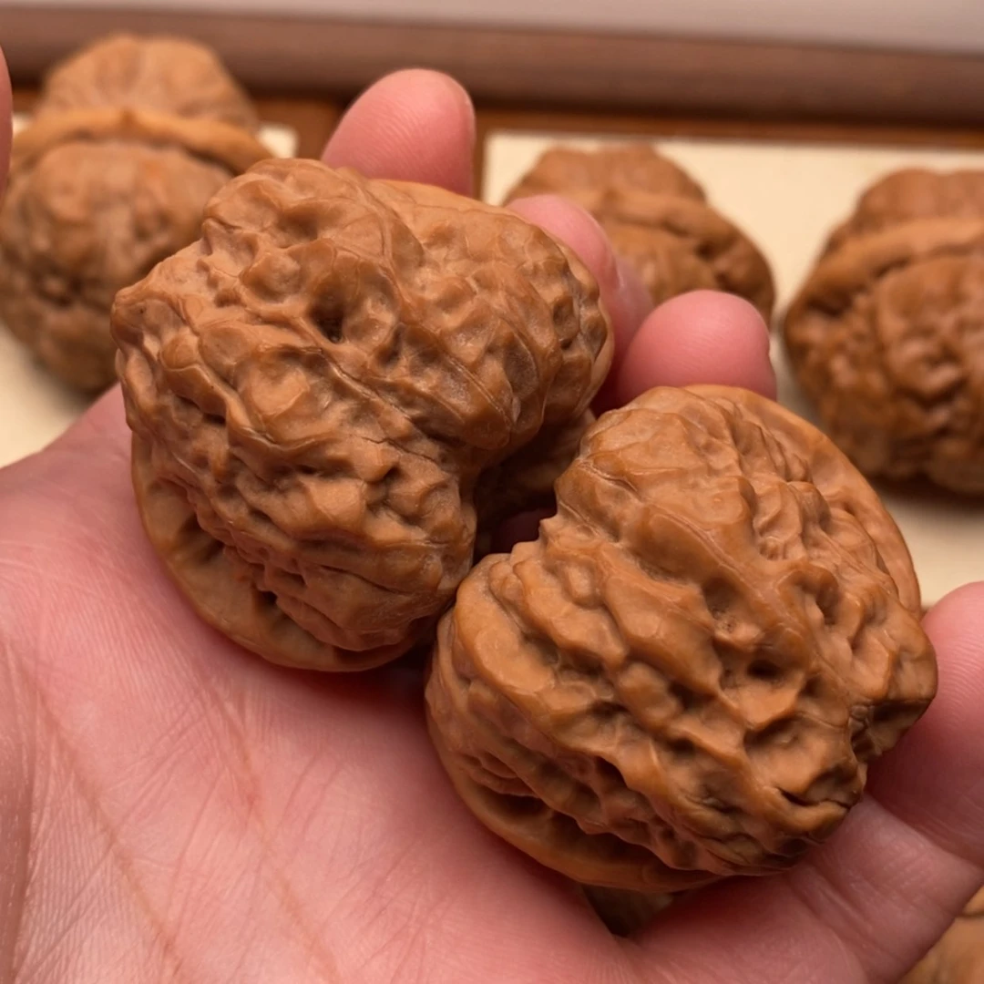 【闪购商品】把件文玩核桃边40左右