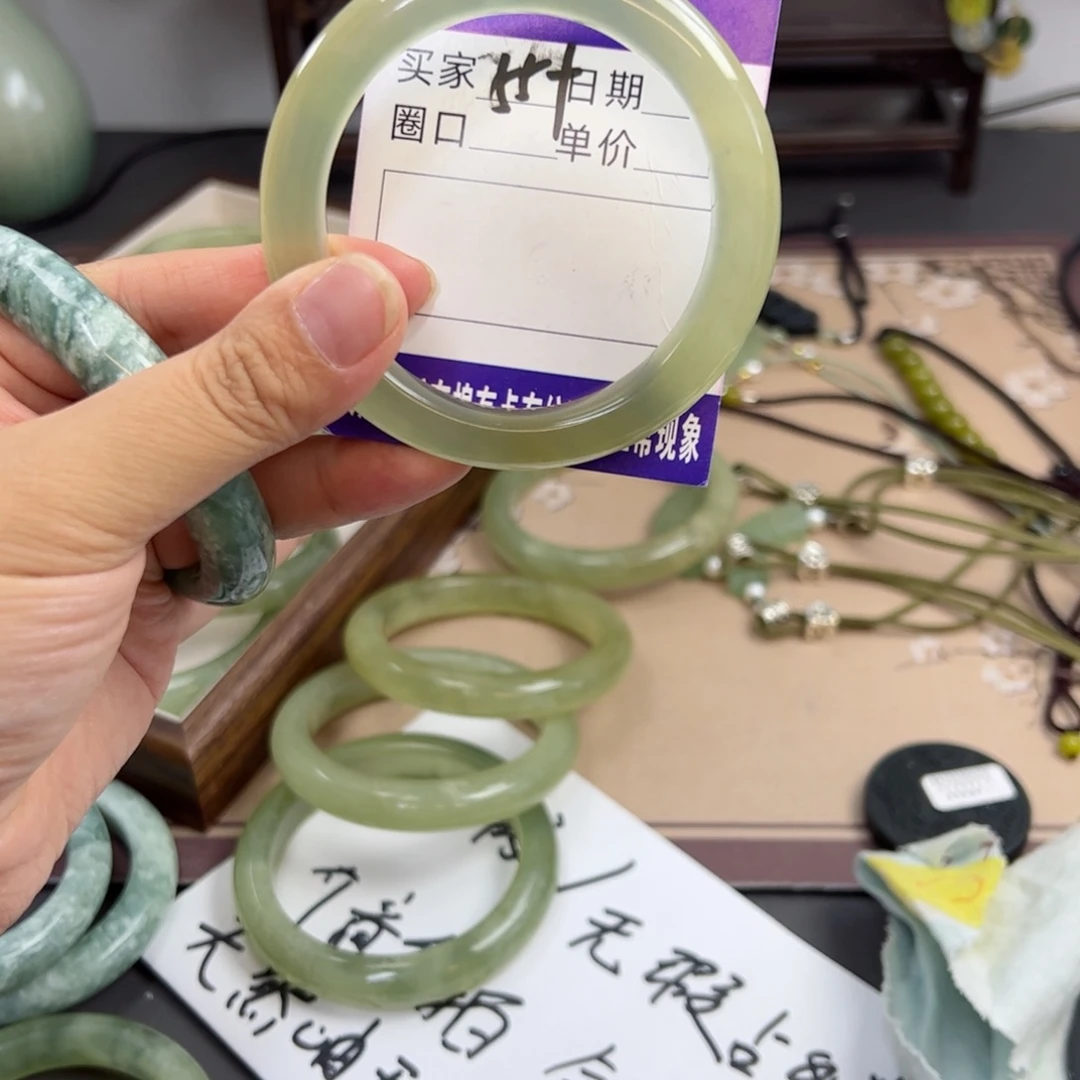 岫玉未镶嵌手镯ghjj