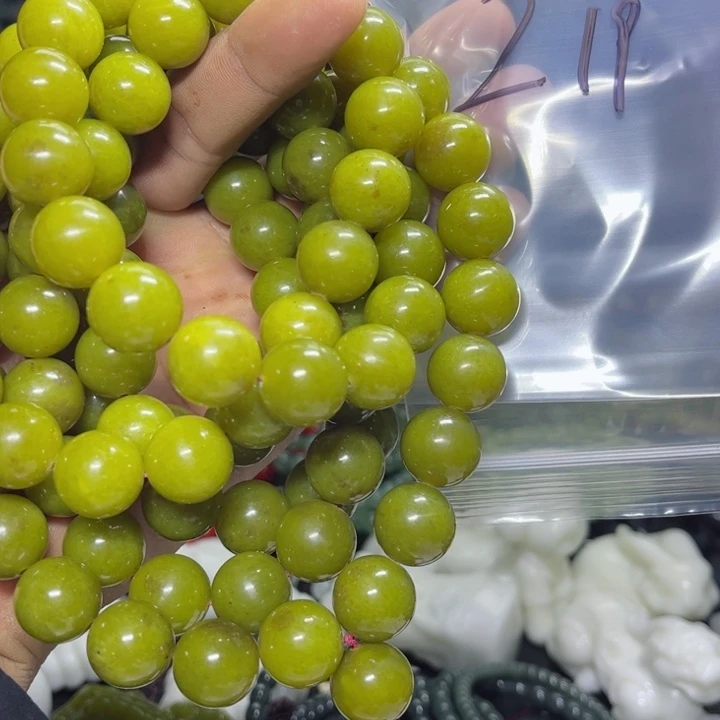 蛇纹石玉手串未镶嵌荒