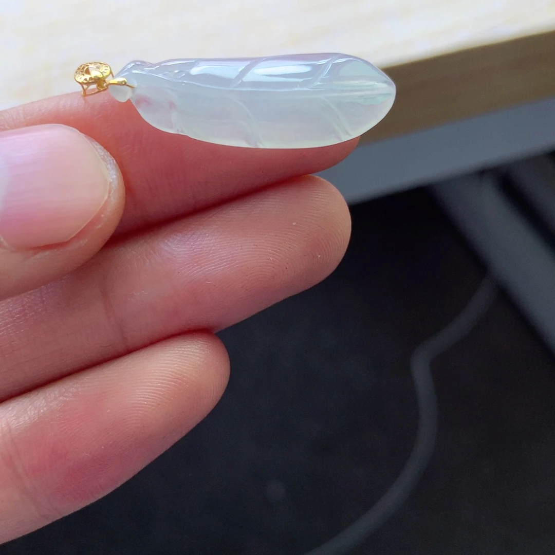 翡翠颈饰18K金镶嵌吊坠