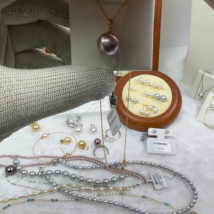 淡水珍珠18K金镶嵌颈饰