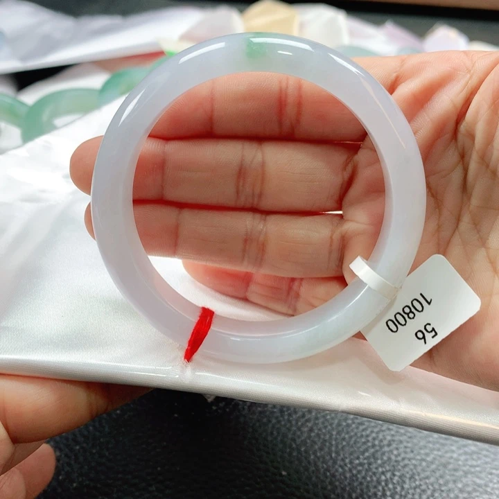 翡翠手镯未镶嵌5555555555