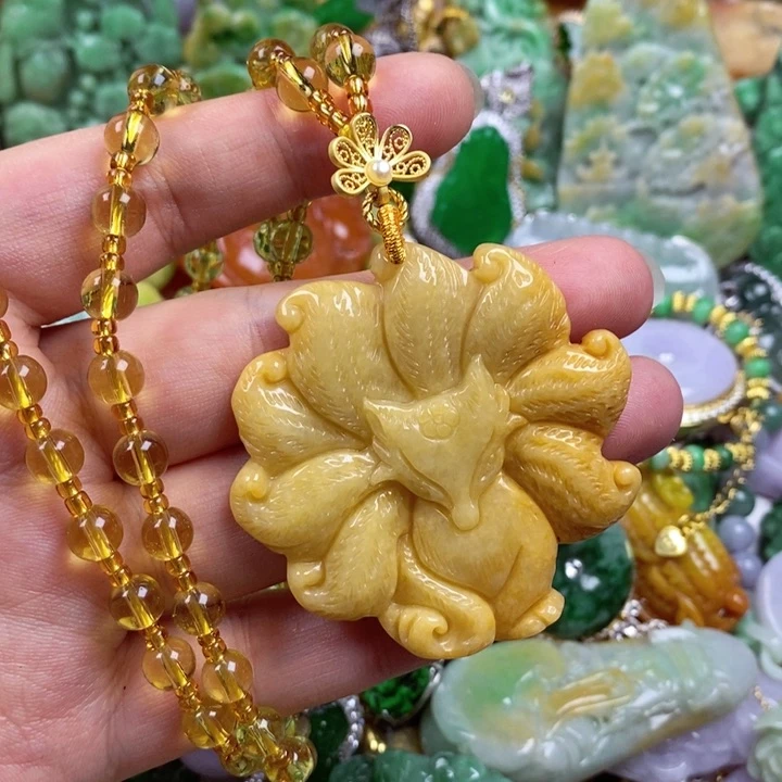 翡翠未镶嵌吊坠(赠链)