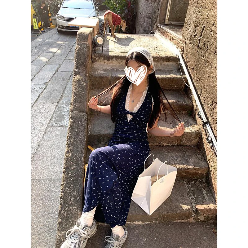 新中式新款春夏韩系碎花拼接蕾丝连衣裙女V领设计感显瘦百搭裙子