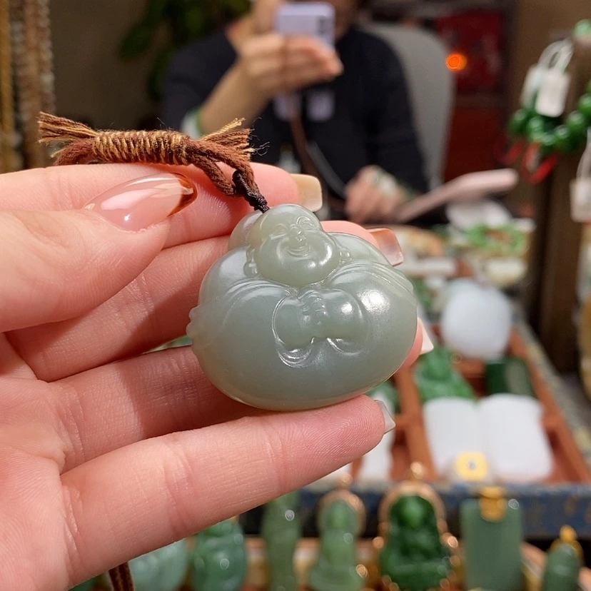 【闪购商品】吊坠(赠链)未镶嵌和田玉