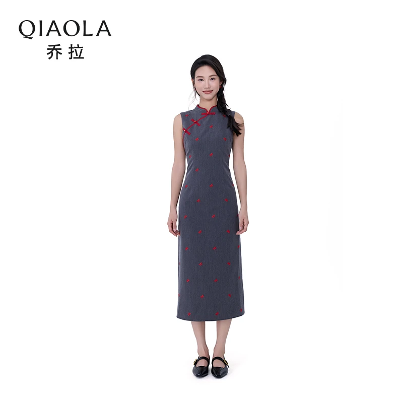 QIAOLA/乔拉【细语岁月】秋季梭织蝴蝶结刺绣旗袍连衣裙上衣预售