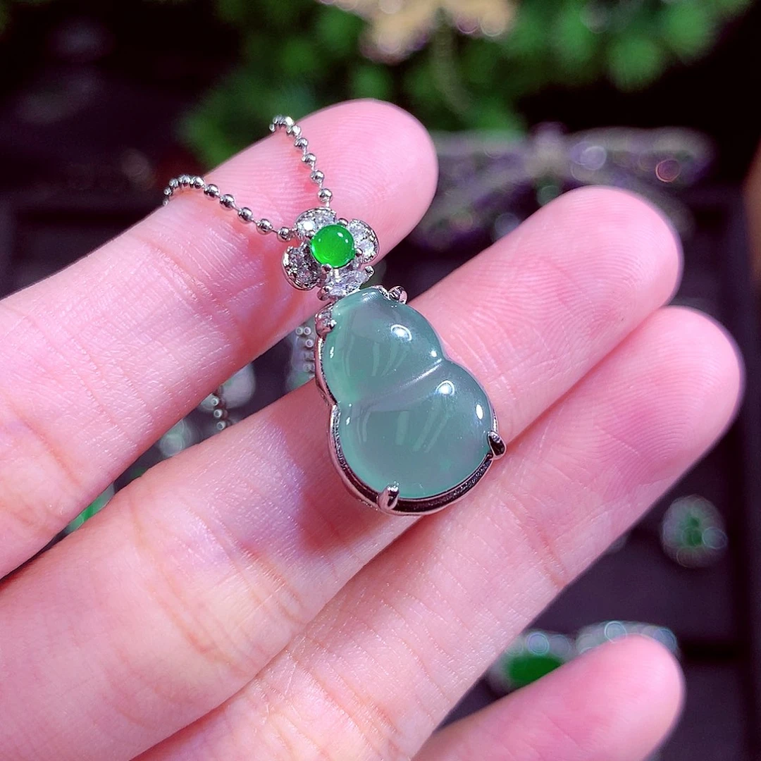 颈饰未镶嵌翡翠天然