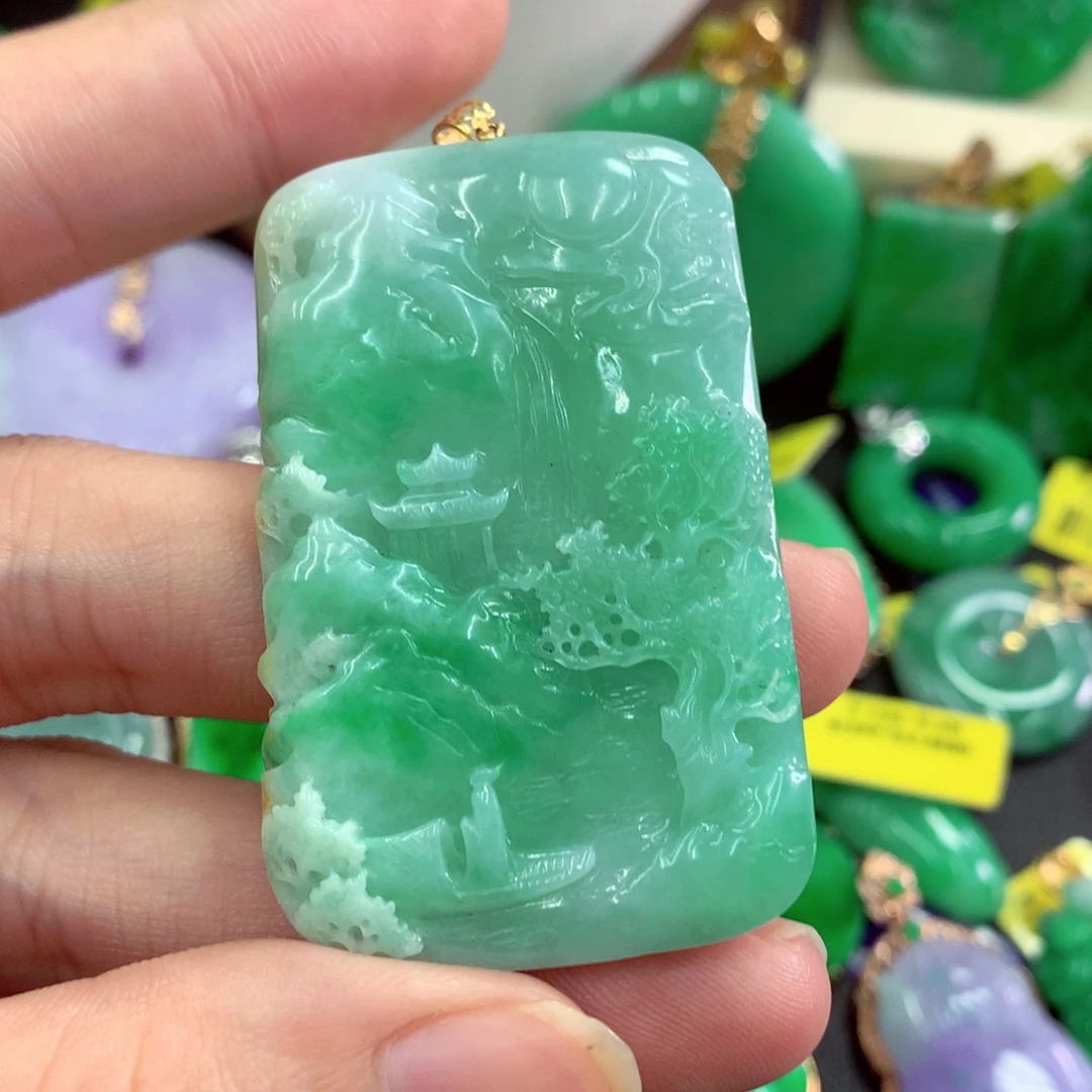 握***沙翡翠18K金镶嵌吊坠(不含链)
